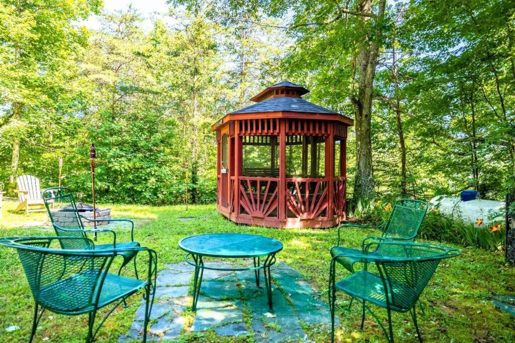 Romantic Gem, 2 Acres, Hot Tub, Free Pet, King Bed Villa Pigeon Forge Exterior foto